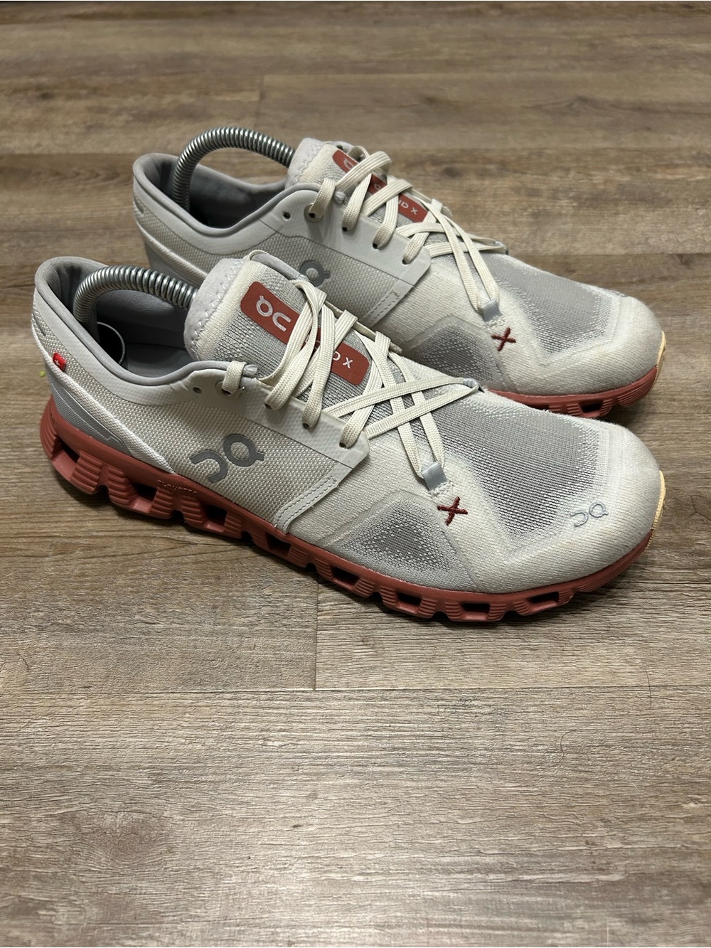 On Cloud Running Women’s Size 10 White Ice Auburn Athletic Running Shoes
